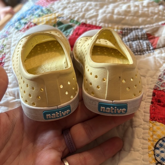 Native shoes - Picture 2 of 3